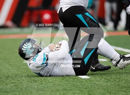 Thumbnail 3 in Corner Canyon vs. Farmington (UHSAA 6A Semifinal) photogallery.