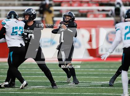 Thumbnail 2 in Corner Canyon vs. Farmington (UHSAA 6A Semifinal) photogallery.