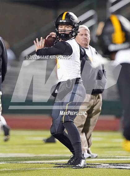 Thumbnail 2 in Grandview vs. Malakoff (3A Division 1 Region 2 Quarterfinal) photogallery.