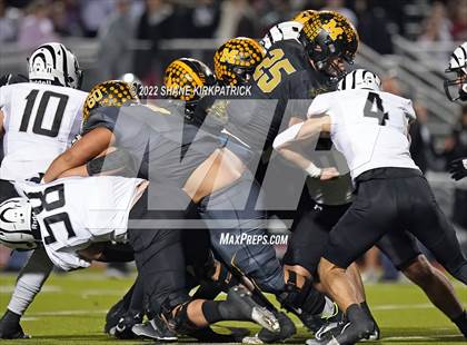 Thumbnail 2 in Grandview vs. Malakoff (3A Division 1 Region 2 Quarterfinal) photogallery.