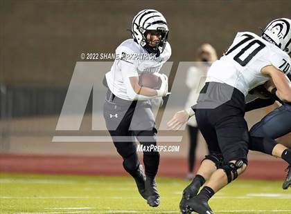 Thumbnail 1 in Grandview vs. Malakoff (3A Division 1 Region 2 Quarterfinal) photogallery.