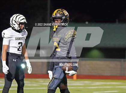 Thumbnail 3 in Grandview vs. Malakoff (3A Division 1 Region 2 Quarterfinal) photogallery.