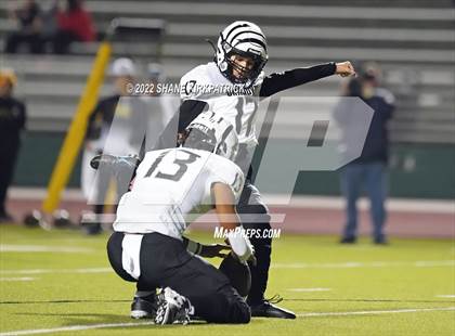 Thumbnail 2 in Grandview vs. Malakoff (3A Division 1 Region 2 Quarterfinal) photogallery.