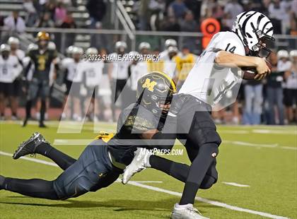 Thumbnail 2 in Grandview vs. Malakoff (3A Division 1 Region 2 Quarterfinal) photogallery.