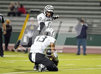 Thumbnail 1 in Grandview vs. Malakoff (3A Division 1 Region 2 Quarterfinal) photogallery.