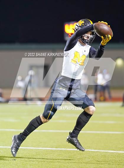 Thumbnail 1 in Grandview vs. Malakoff (3A Division 1 Region 2 Quarterfinal) photogallery.
