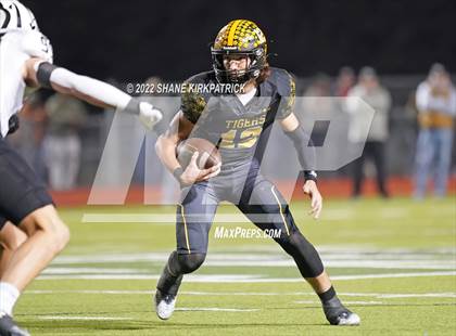 Thumbnail 1 in Grandview vs. Malakoff (3A Division 1 Region 2 Quarterfinal) photogallery.
