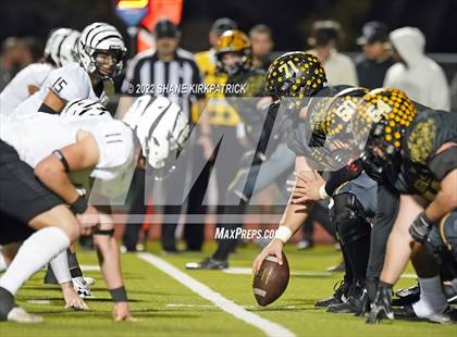 Thumbnail 1 in Grandview vs. Malakoff (3A Division 1 Region 2 Quarterfinal) photogallery.