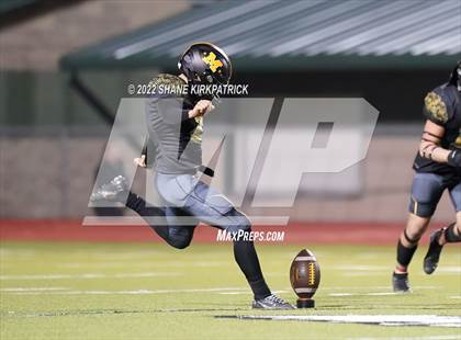 Thumbnail 3 in Grandview vs. Malakoff (3A Division 1 Region 2 Quarterfinal) photogallery.
