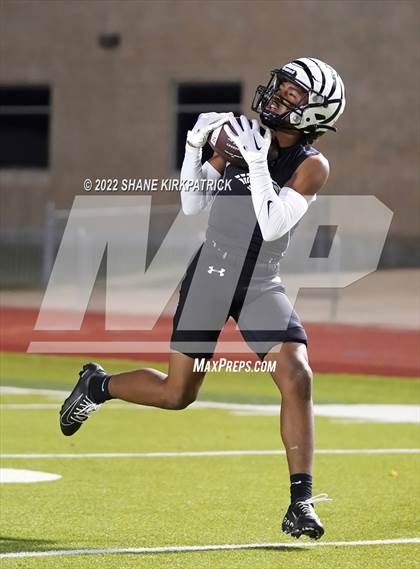 Thumbnail 2 in Grandview vs. Malakoff (3A Division 1 Region 2 Quarterfinal) photogallery.