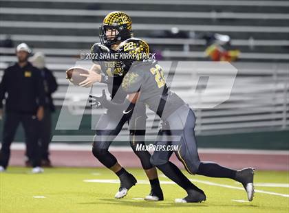 Thumbnail 1 in Grandview vs. Malakoff (3A Division 1 Region 2 Quarterfinal) photogallery.