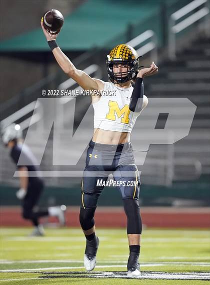 Thumbnail 2 in Grandview vs. Malakoff (3A Division 1 Region 2 Quarterfinal) photogallery.