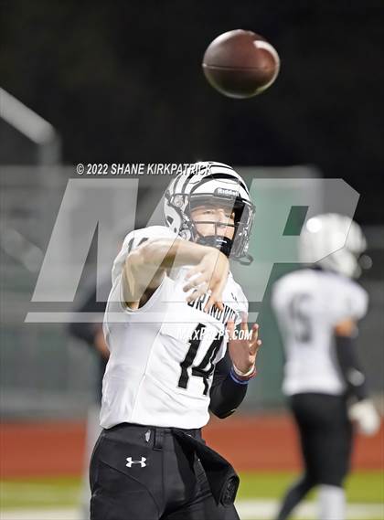 Thumbnail 3 in Grandview vs. Malakoff (3A Division 1 Region 2 Quarterfinal) photogallery.