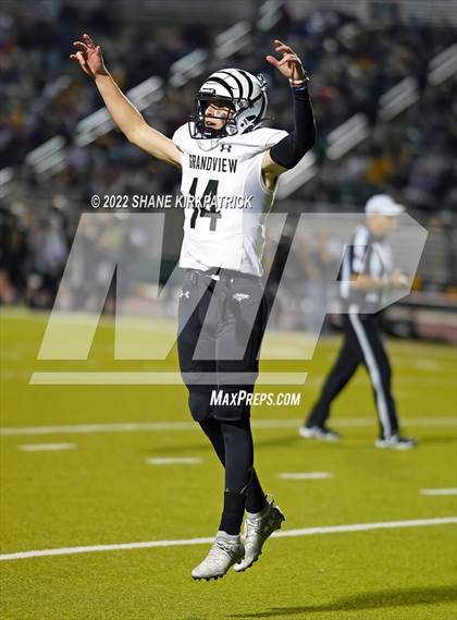 Thumbnail 2 in Grandview vs. Malakoff (3A Division 1 Region 2 Quarterfinal) photogallery.