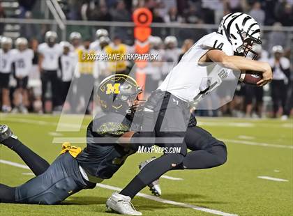 Thumbnail 3 in Grandview vs. Malakoff (3A Division 1 Region 2 Quarterfinal) photogallery.