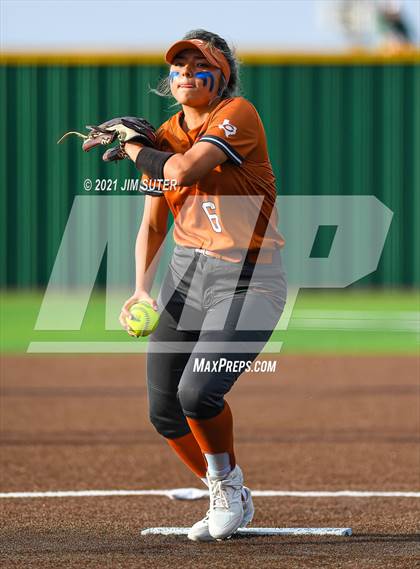 Thumbnail 3 in Caldwell vs Franklin (UIL 3A Bi-District Playoff) photogallery.