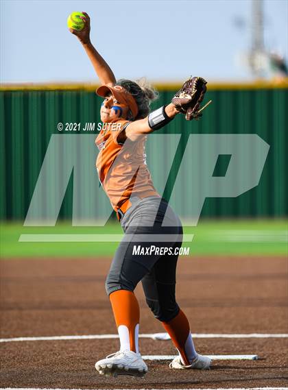 Thumbnail 2 in Caldwell vs Franklin (UIL 3A Bi-District Playoff) photogallery.