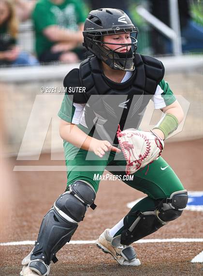 Thumbnail 2 in Caldwell vs Franklin (UIL 3A Bi-District Playoff) photogallery.