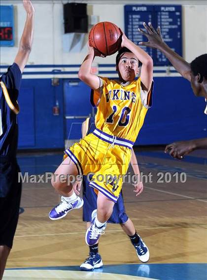 Thumbnail 1 in Alhambra vs Mountain View photogallery.