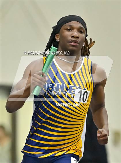 Thumbnail 3 in Taylor HSR Qualifier (4 x 800m Relay) photogallery.
