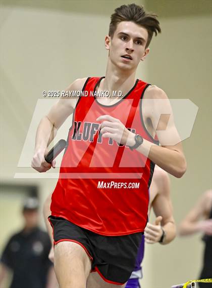 Thumbnail 3 in Taylor HSR Qualifier (4 x 800m Relay) photogallery.