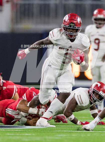 Thumbnail 2 in Katy vs North Shore Region (UIL 6A Regional Playoff) photogallery.
