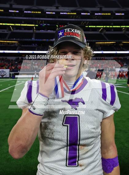Thumbnail 2 in Benjamin @ Oglesby (UIL 1A D2 Football Final Medal Ceremony) photogallery.
