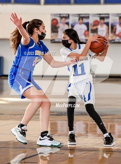 Thumbnail 2 in Charter Oak @ Diamond Ranch photogallery.