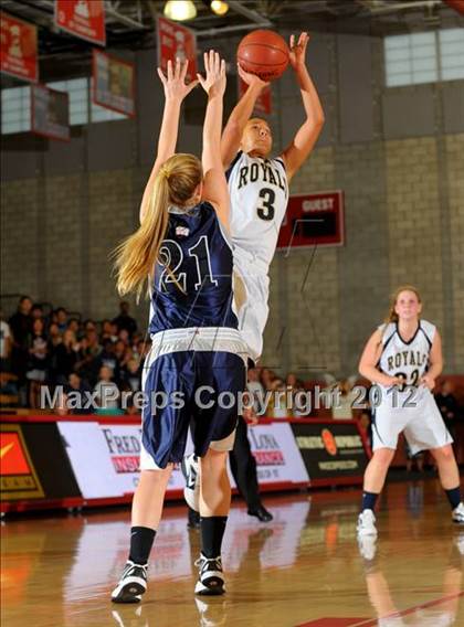 Thumbnail 3 in Villanova Prep vs. Mission Prep (CIF SS D5AA Final) photogallery.