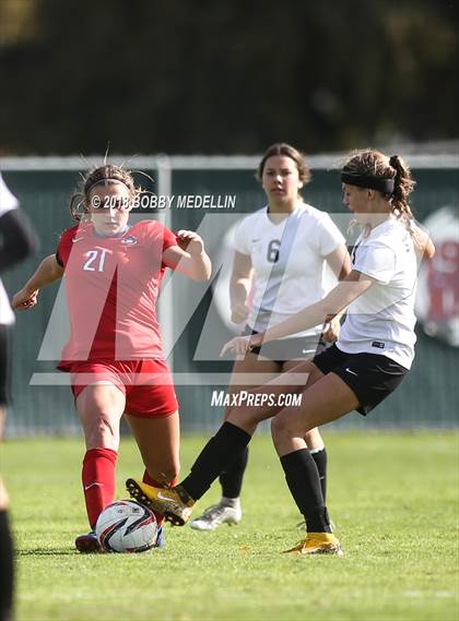 Thumbnail 2 in Chavez vs. Buchanan photogallery.