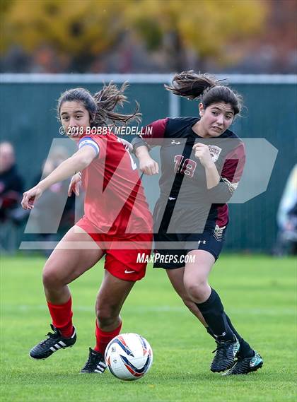 Thumbnail 2 in Chavez vs. Buchanan photogallery.