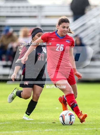 Thumbnail 3 in Chavez vs. Buchanan photogallery.