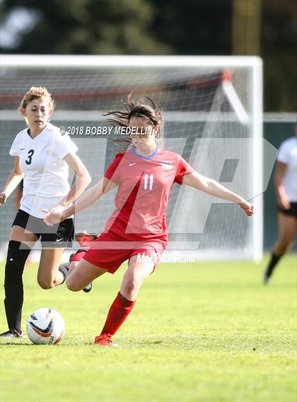 Thumbnail 3 in Chavez vs. Buchanan photogallery.
