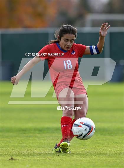 Thumbnail 2 in Chavez vs. Buchanan photogallery.