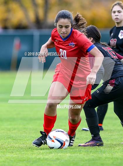 Thumbnail 3 in Chavez vs. Buchanan photogallery.