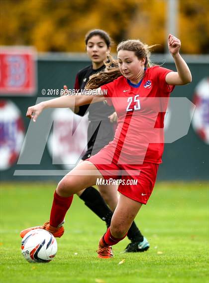 Thumbnail 3 in Chavez vs. Buchanan photogallery.