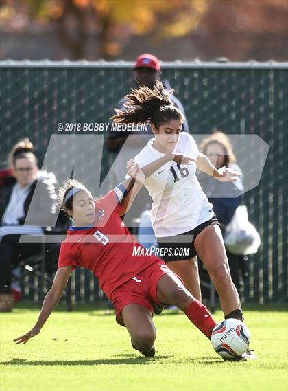 Thumbnail 1 in Chavez vs. Buchanan photogallery.