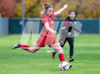 Thumbnail 3 in Chavez vs. Buchanan photogallery.