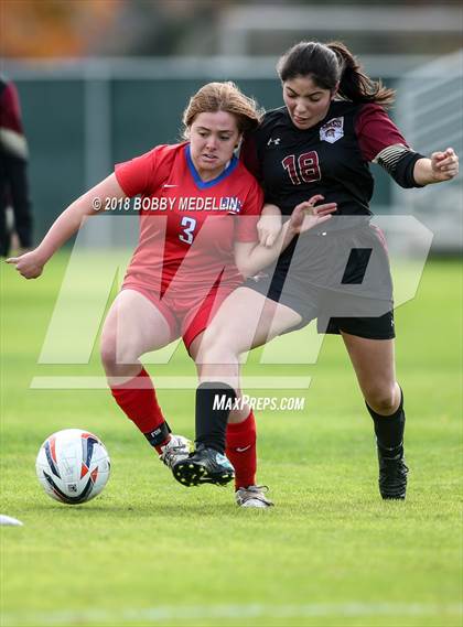 Thumbnail 3 in Chavez vs. Buchanan photogallery.