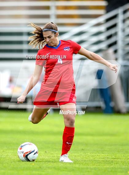 Thumbnail 3 in Chavez vs. Buchanan photogallery.