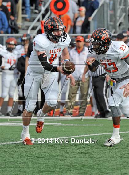 Thumbnail 3 in Tyler vs. Aledo (UIL 5A Division 1 Semifinal) photogallery.