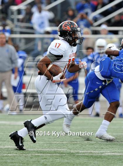 Thumbnail 2 in Tyler vs. Aledo (UIL 5A Division 1 Semifinal) photogallery.