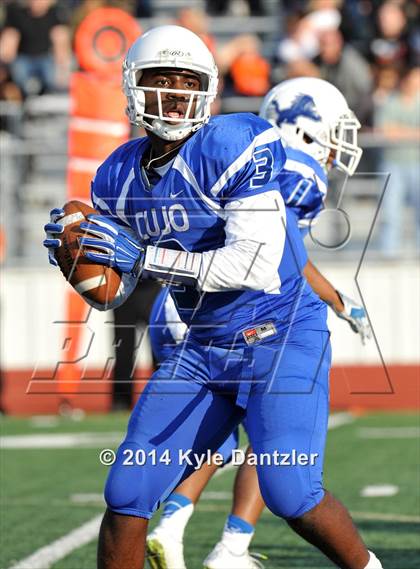 Thumbnail 1 in Tyler vs. Aledo (UIL 5A Division 1 Semifinal) photogallery.