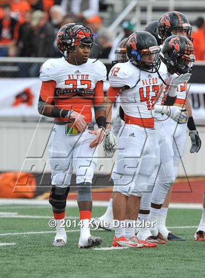 Thumbnail 1 in Tyler vs. Aledo (UIL 5A Division 1 Semifinal) photogallery.