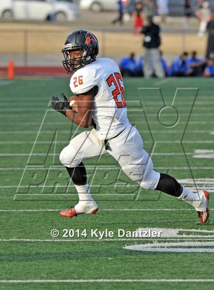 Thumbnail 1 in Tyler vs. Aledo (UIL 5A Division 1 Semifinal) photogallery.