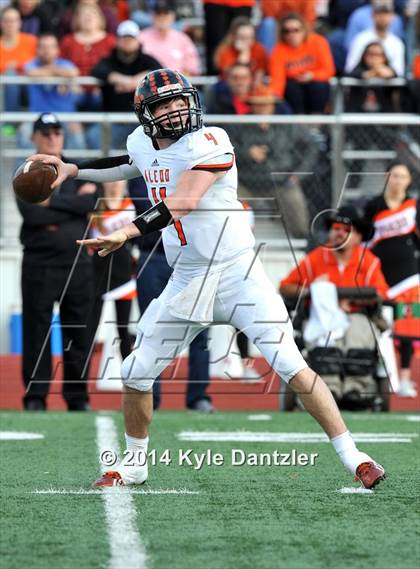 Thumbnail 3 in Tyler vs. Aledo (UIL 5A Division 1 Semifinal) photogallery.