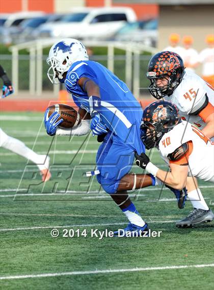 Thumbnail 1 in Tyler vs. Aledo (UIL 5A Division 1 Semifinal) photogallery.