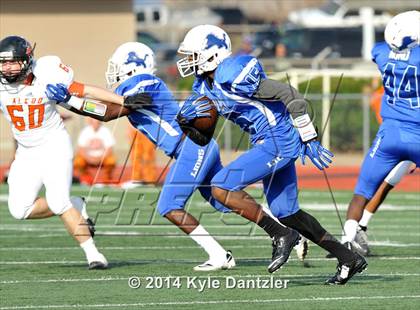 Thumbnail 3 in Tyler vs. Aledo (UIL 5A Division 1 Semifinal) photogallery.