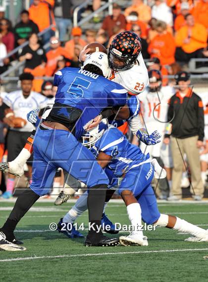Thumbnail 1 in Tyler vs. Aledo (UIL 5A Division 1 Semifinal) photogallery.