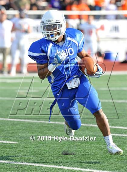 Thumbnail 3 in Tyler vs. Aledo (UIL 5A Division 1 Semifinal) photogallery.
